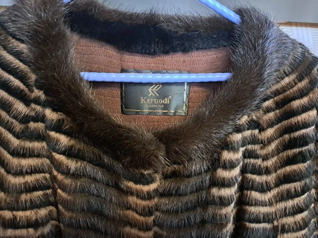 Продам новую норковую шубку на 50 размер