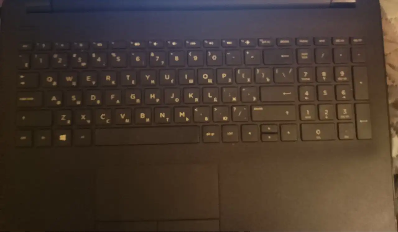 Ноутбук HP Laptop 15-bw0xx с Windows 10 и комплектом