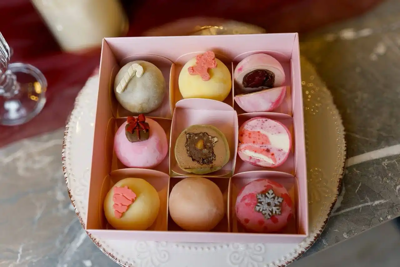 Моти на заказ ручной работы с начинками