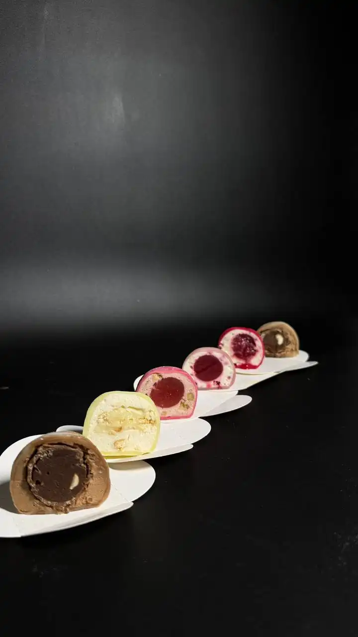 Моти на заказ ручной работы с начинками