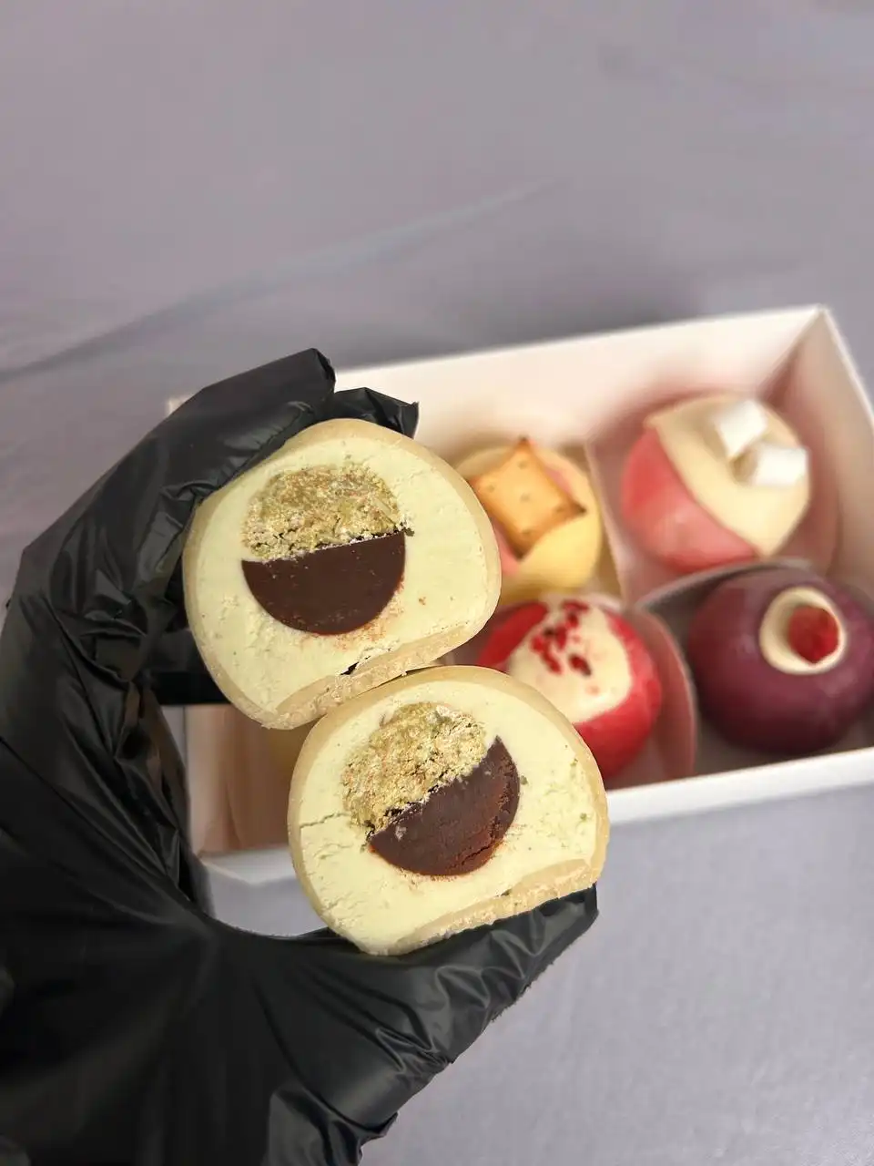 Моти на заказ ручной работы с начинками