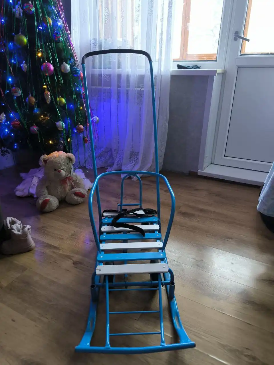 Продам санки в хорошем состоянии