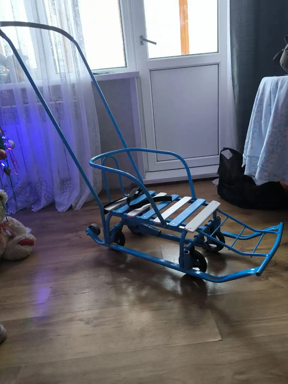 Продам санки в хорошем состоянии