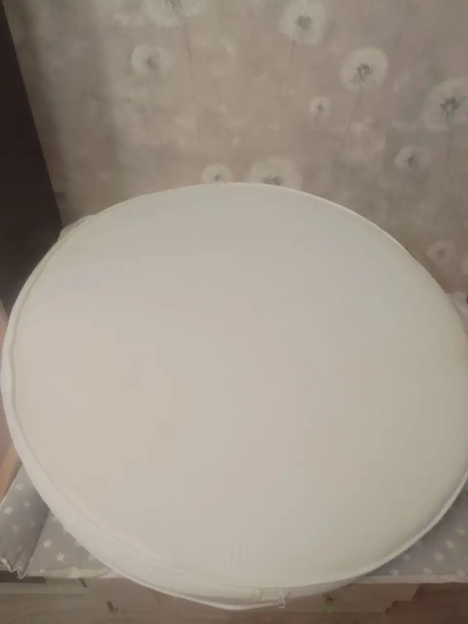 Продам детский матрас на круглую кроватку