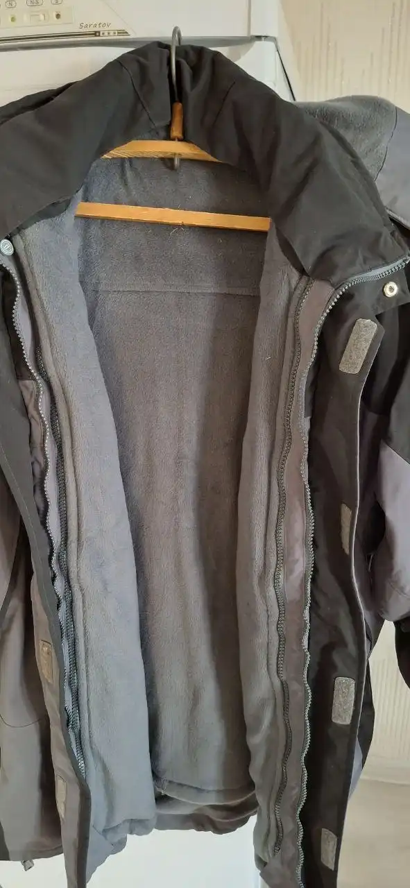 Мужская куртка с подстёжкой и капюшоном на замке - Верхняя одежда (Одежда) в Самара