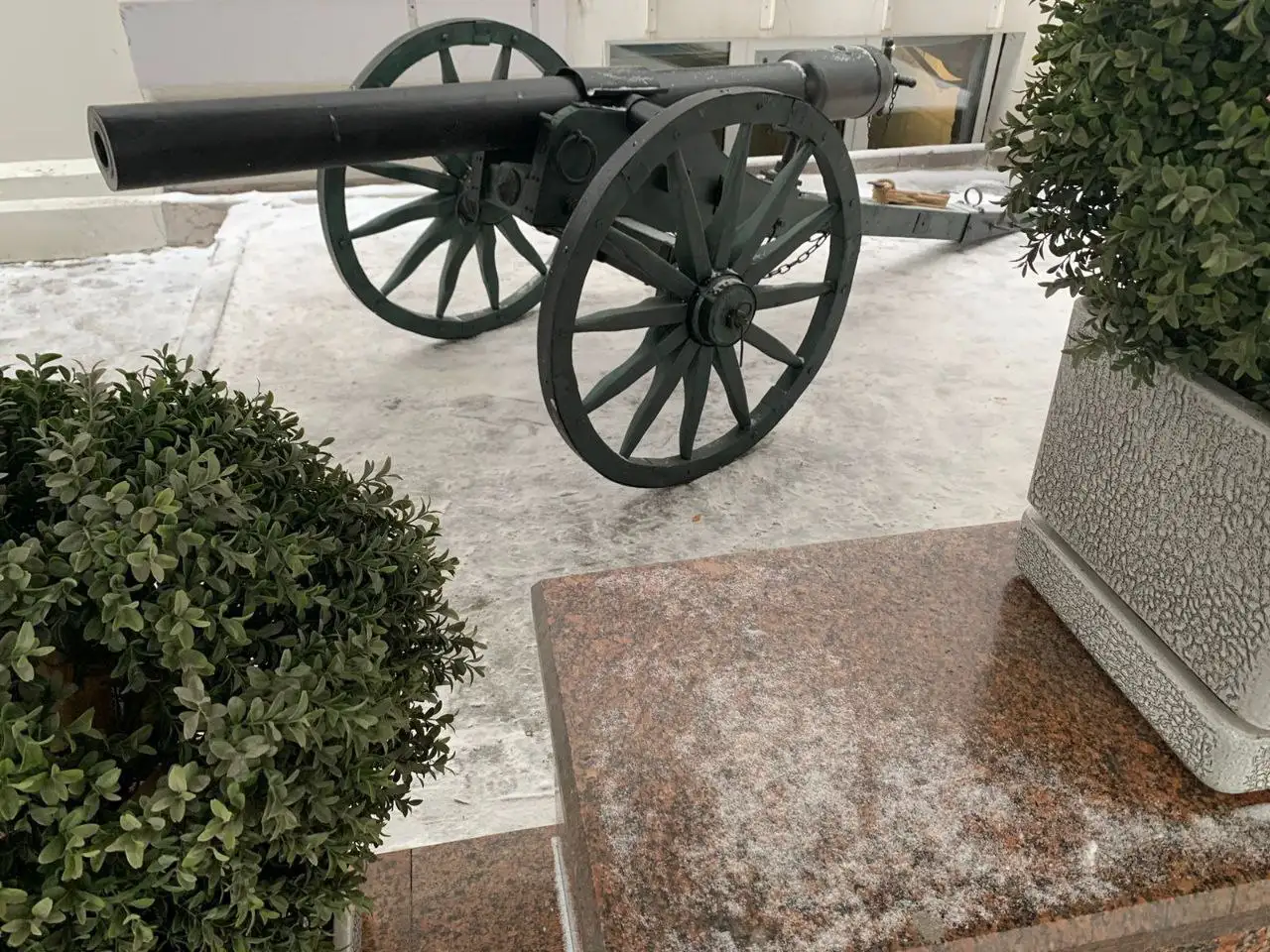 Колеса для люстр, макеты пушек и другие товары - Барахолка в Самара