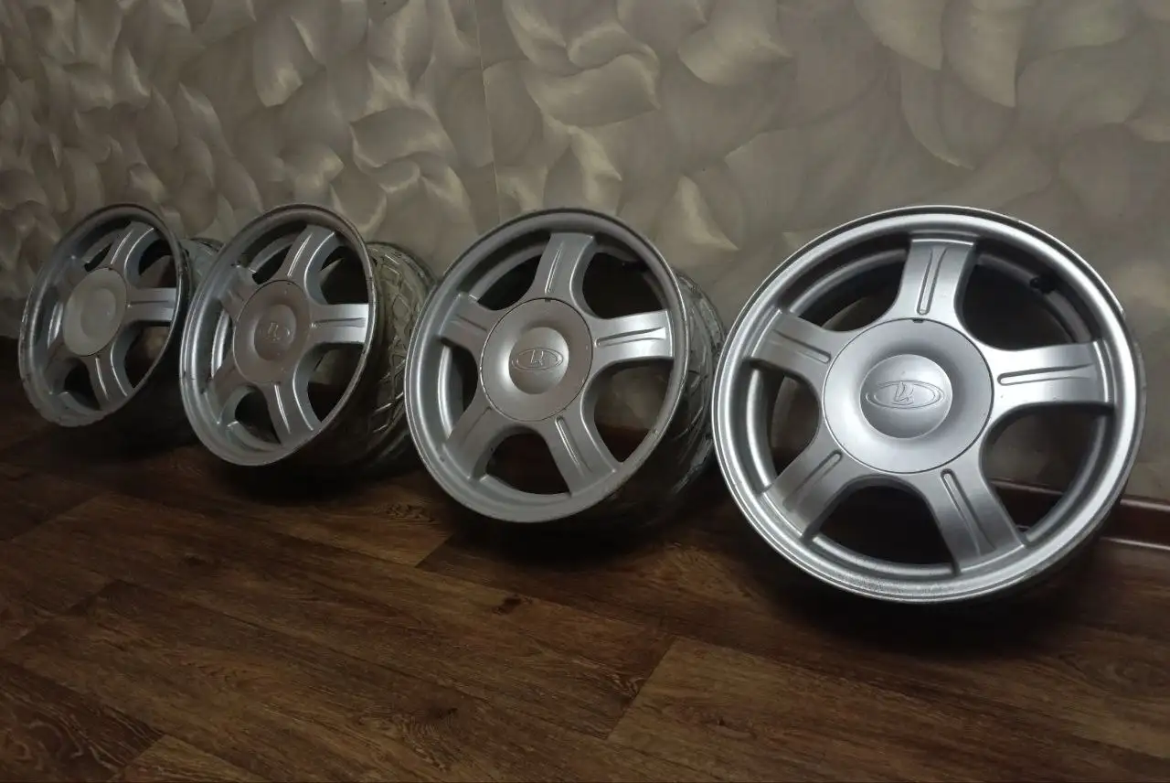 Литые диски на Ваз "Статусы" - Запчасти (Авто) в Самара