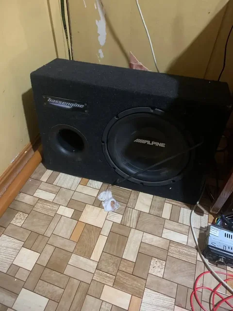 Продам сабвуфер - Радиоэлектроника и измерительное оборудование в Самара