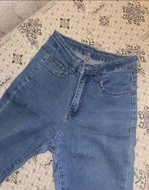 Продам джинсы черные и голубые 42-44 размер - Джинсы в САМАРА