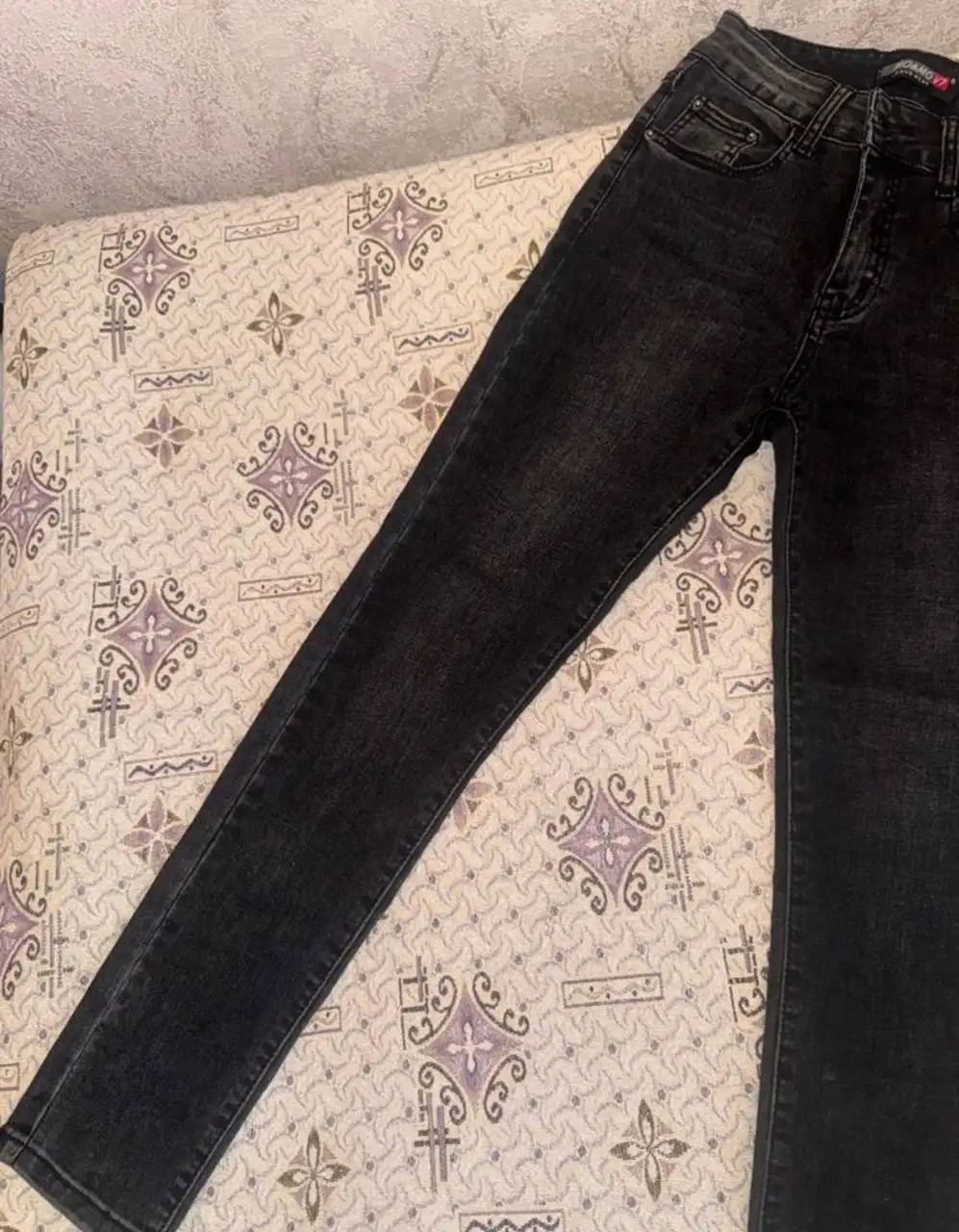 Продам джинсы черные и голубые 42-44 размер - Джинсы (Одежда) в САМАРА