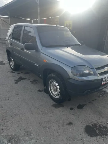 Продажа Шевроле Нива 2009 года с пробегом 141783 км - Грузовики и фургоны в Самара