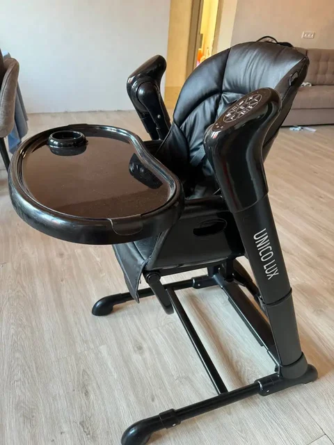 Продам детский стульчик-качель - Подгузники и гигиена в Самара