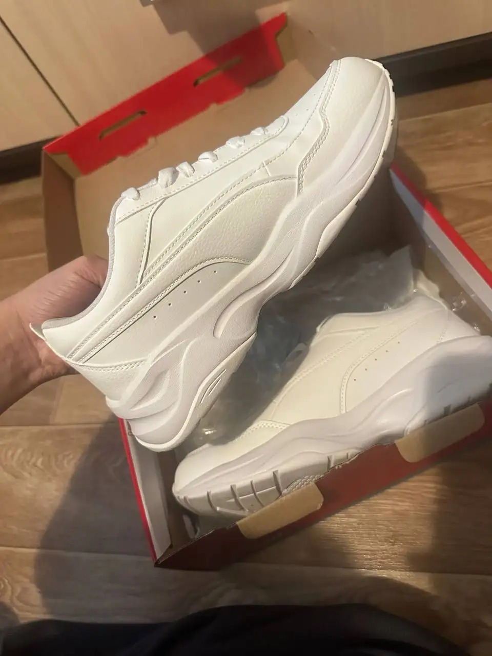 Продажа новых белых кожаных кроссовок PUMA 39 размера - Обувь (Одежда) в Самара