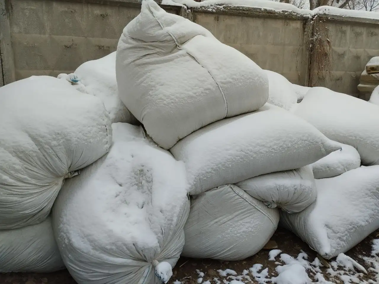 Продажа утеплителя и крошки в мешках - Строительные материалы (Для дома и дачи) в Самара