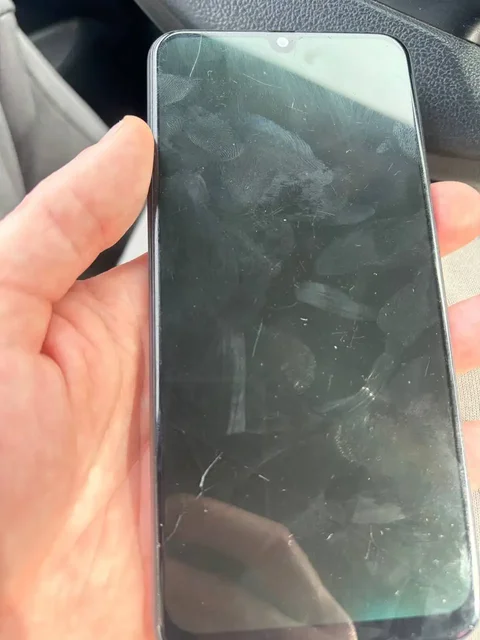 Samsung A50 128 ГБ с небольшой трещиной экрана - Вейп в Самара