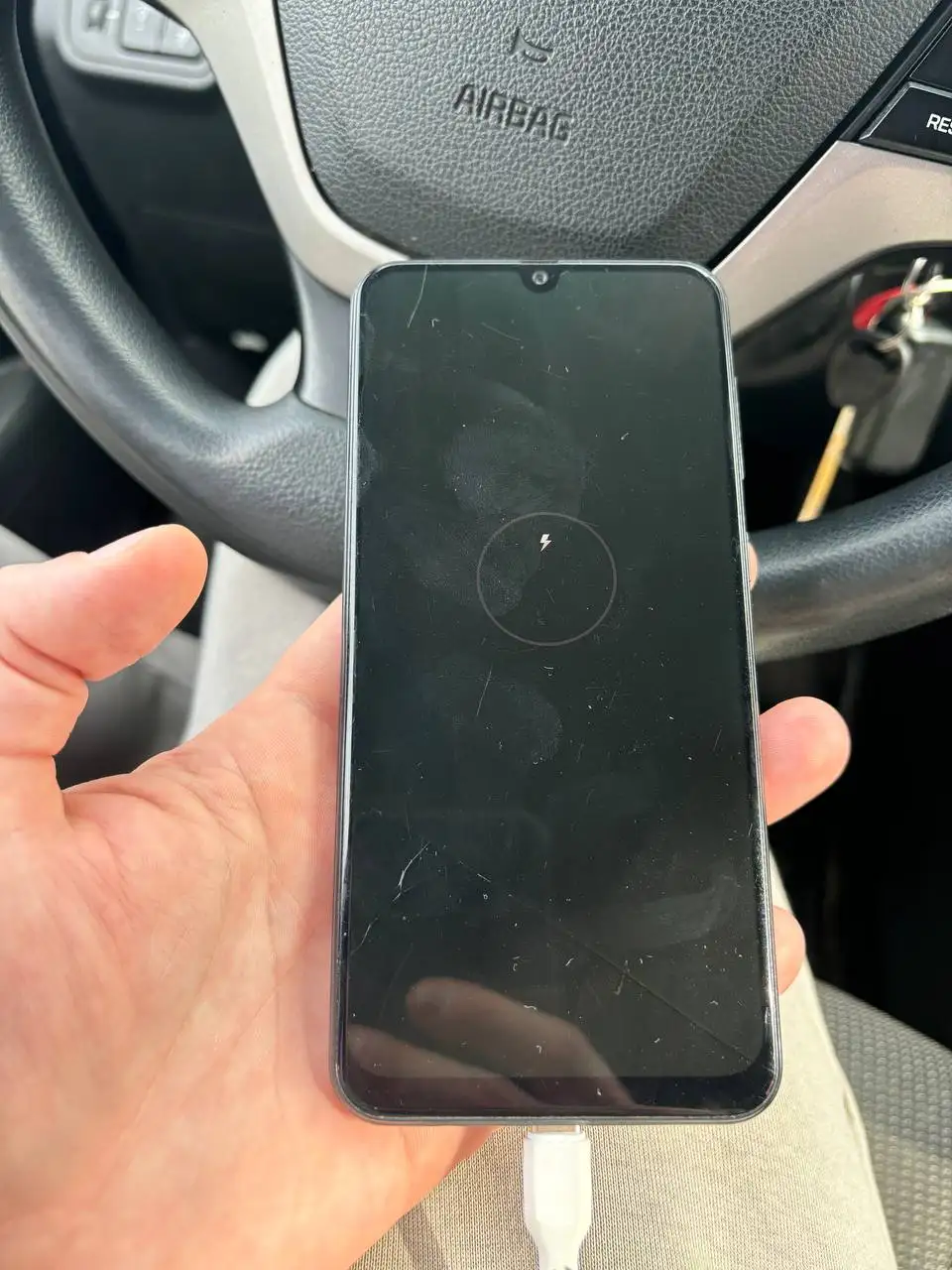 Samsung A50 128 ГБ с небольшой трещиной экрана - Смартфоны (Электроника) в Самара