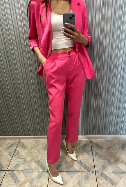 Продам брючный костюм размер 42 - Джинсы в Самара