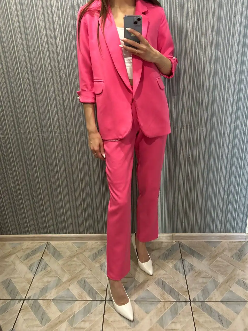 Продам брючный костюм размер 42 - Костюмы (Одежда) в Самара