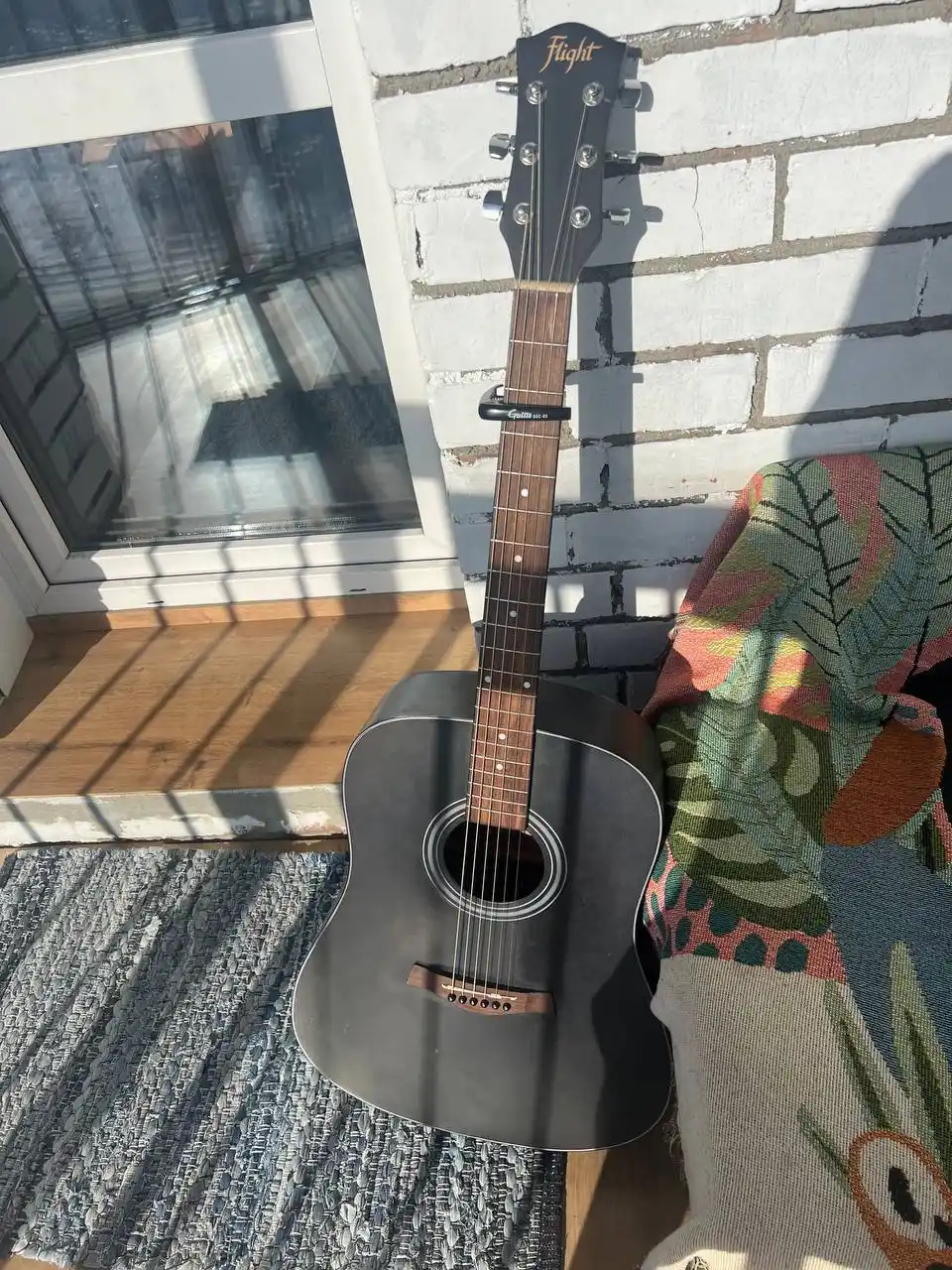 Продажа гитары Flight