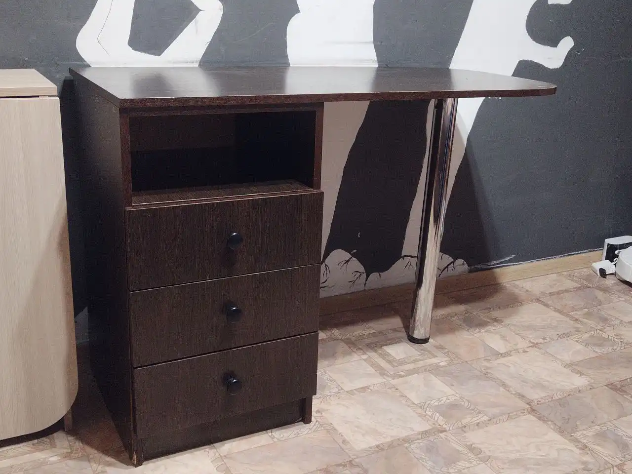 Продам стол