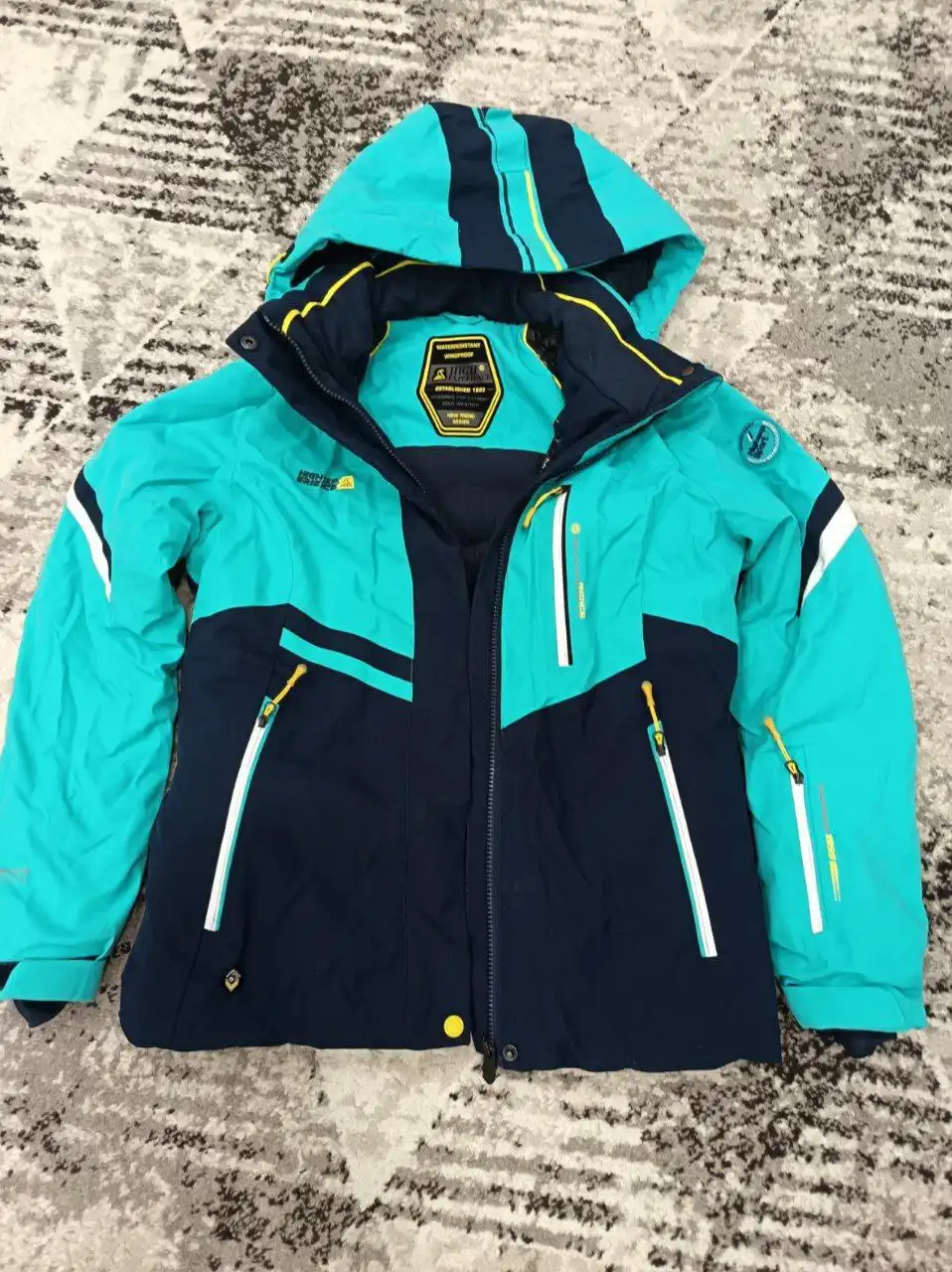 Продам горнолыжный костюм размер S