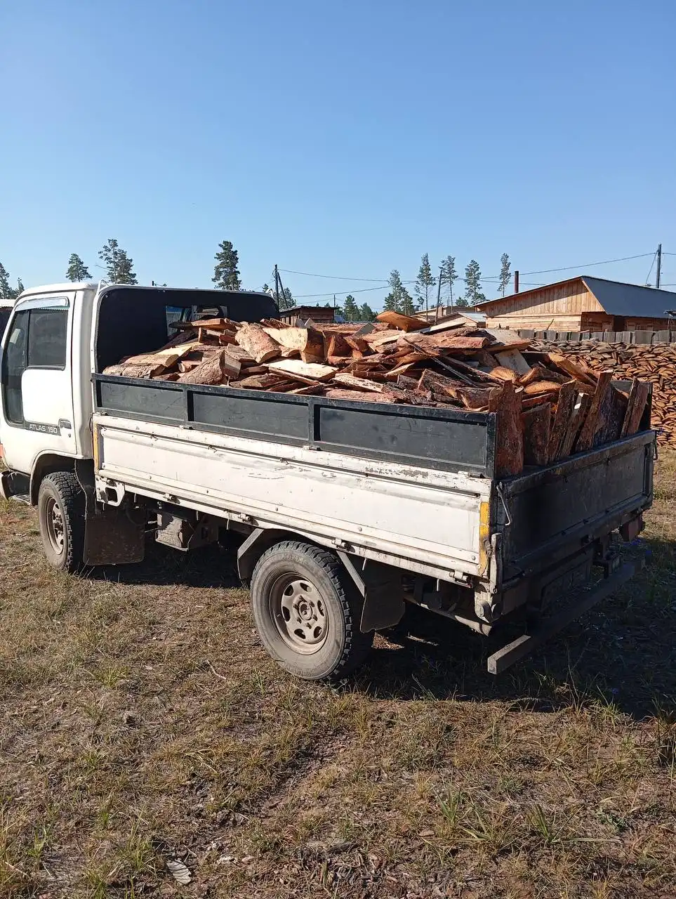 Продам горбыль сосновый сухой пиленый