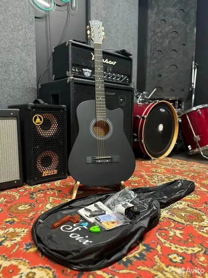 Продам акустическую гитару в идеальном состоянии