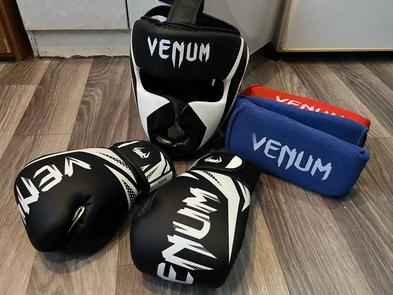 Закрытый шлем и экипировка для Муай-Тай - Боевые искусства/Муай-Тай (Хобби и отдых) в Улан-Удэ