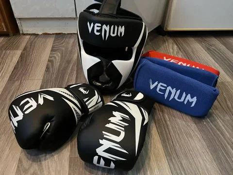 Закрытый шлем и экипировка для Муай-Тай - Цветы в Улан-Удэ