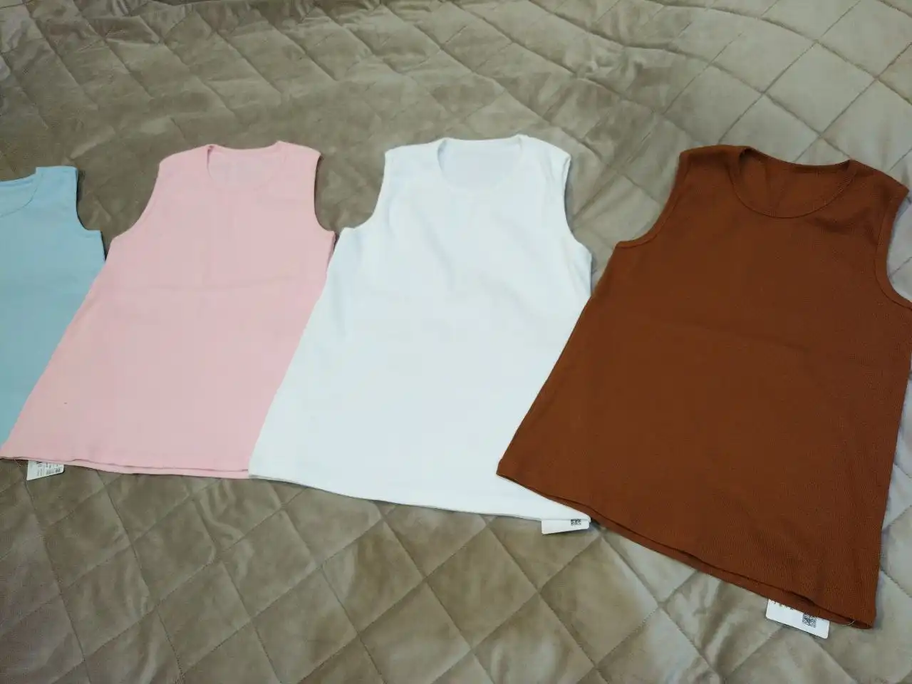 Одежда: халаты банные, футболки, джемпера детские - Верхняя одежда, Футболки, Детская одежда (Одежда) в Улан-Удэ