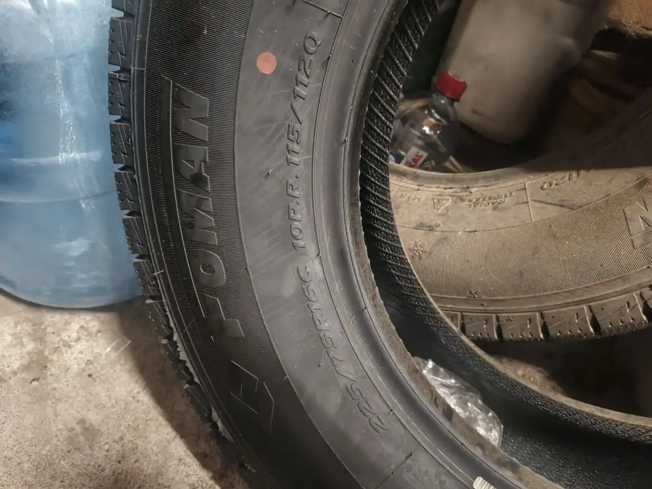 Продам 2 новых колеса 10 слоев - Шины и диски (Запчасти) в Улан-Удэ