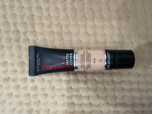 Тональный крем L'Oréal Paris INFAILLIBLE AR 145 оттенков - Маникюр в Улан-Удэ