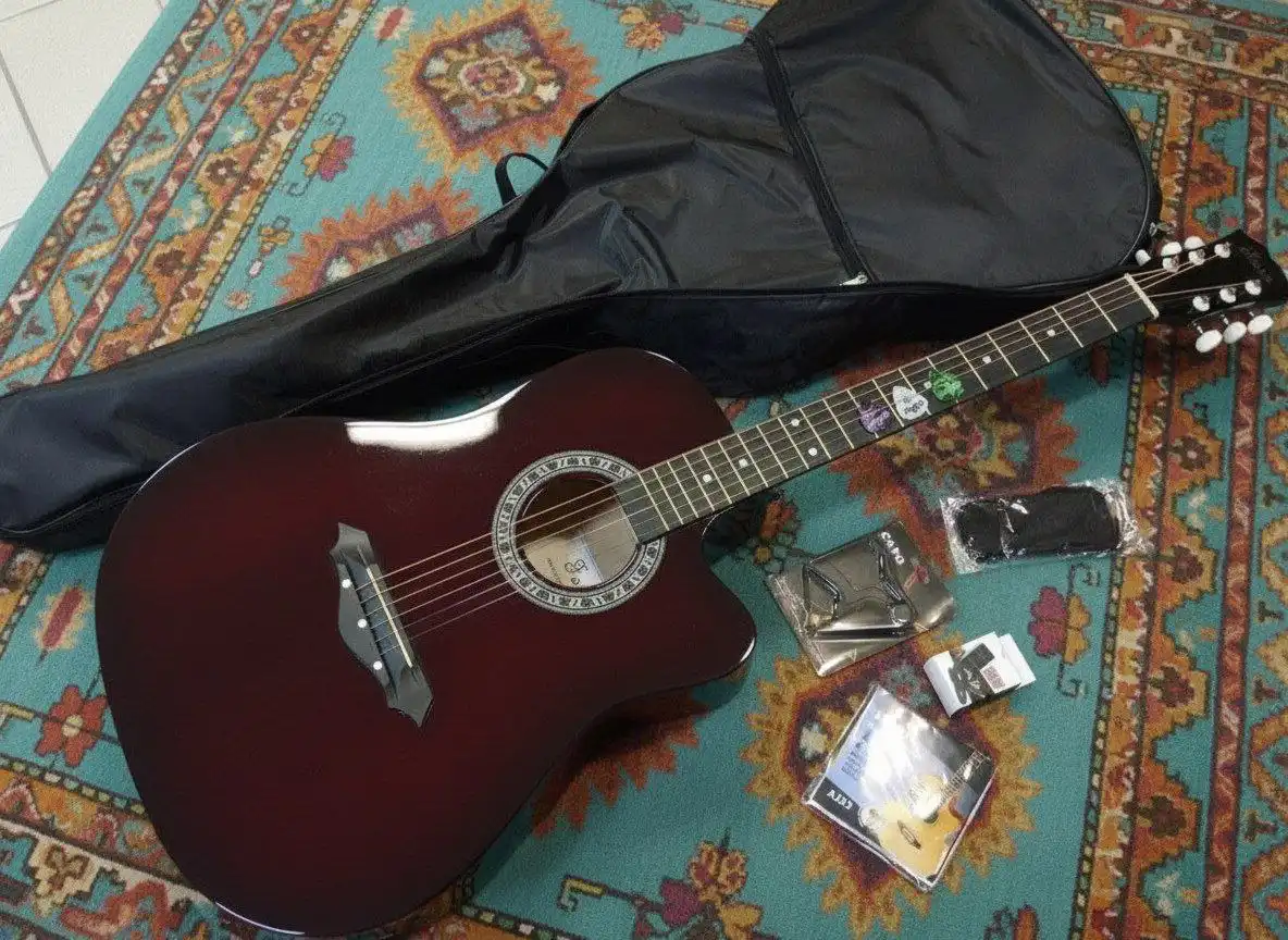 Акустическая гитара глянцевая С6 с чехлом и аксессуарами - Музыкальные инструменты (Хобби и отдых) в Улан-Удэ