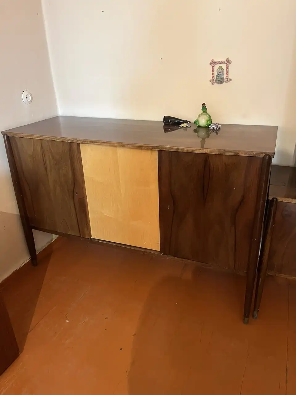 Винтажные шкаф и горка производства Румыния - Мебель (Барахолка) в Улан-Удэ