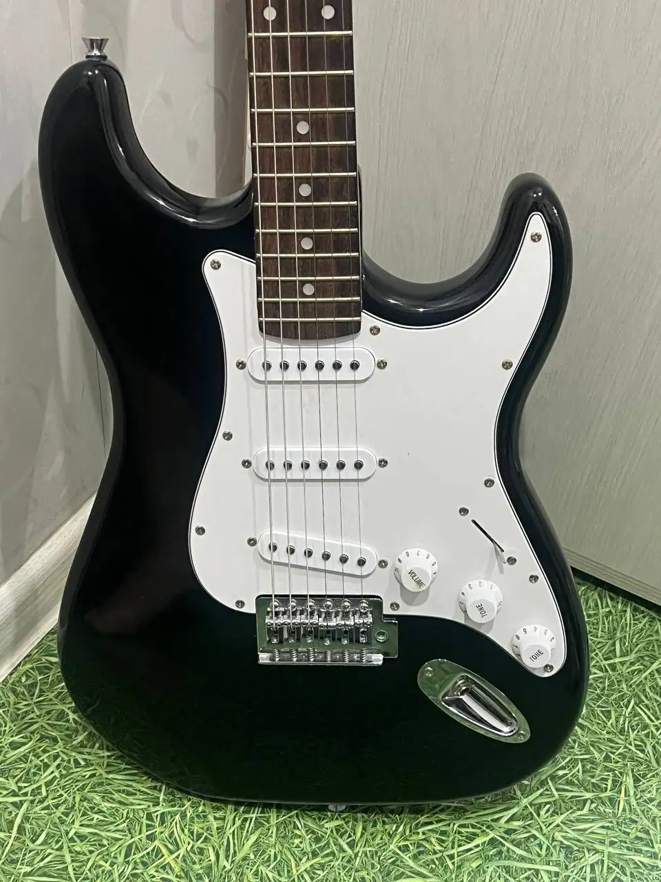 Продам электрогитару Stratocaster (Homage) - Музыкальные инструменты (Хобби и отдых) в Улан-Удэ