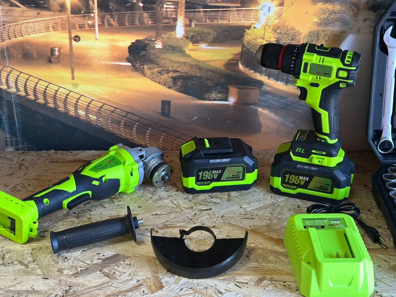 Набор аккумуляторного инструмента для ремонта 2в1 - Инструменты (Барахолка) в Улан-Удэ