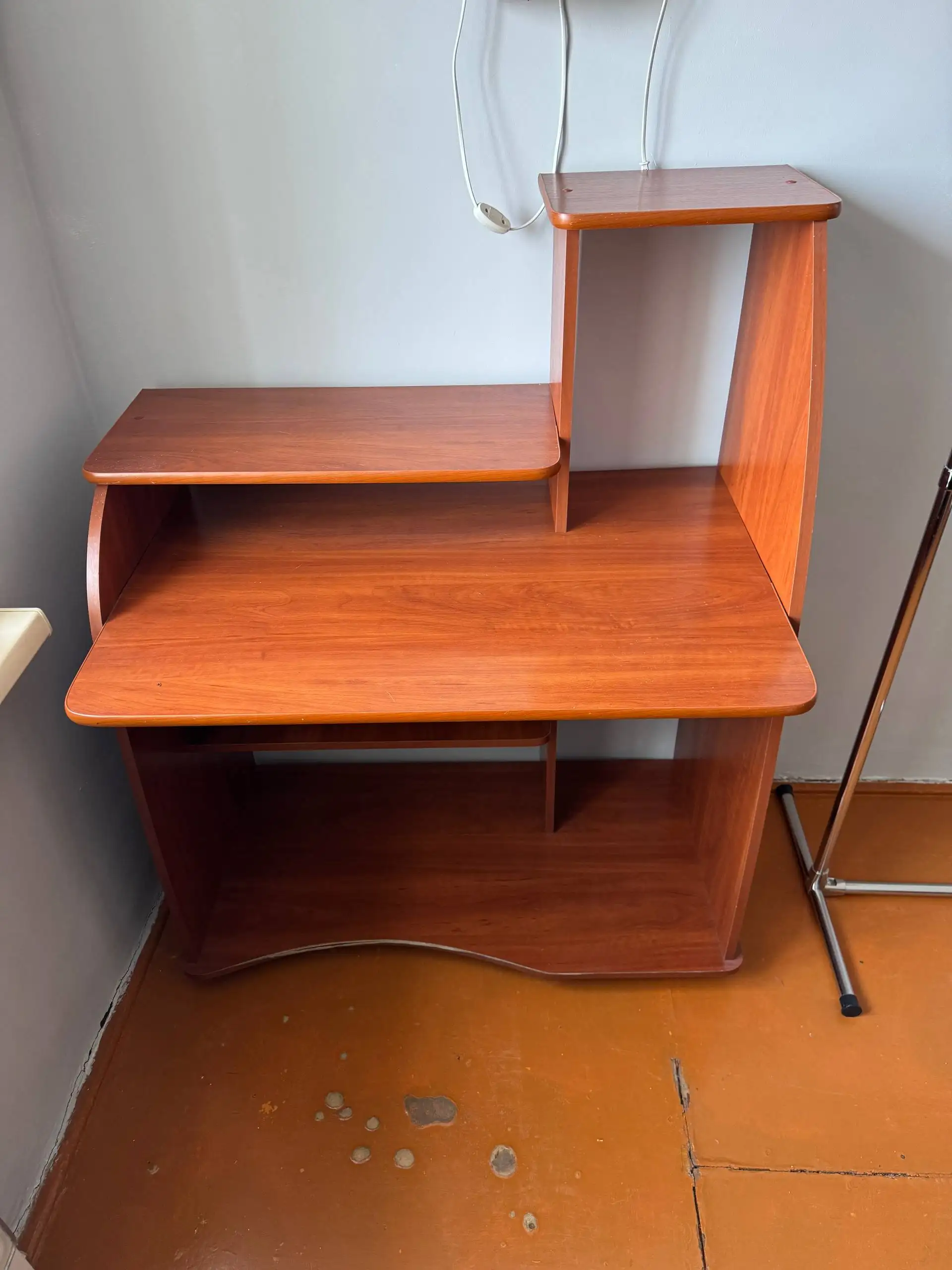 Продажа стола в Улан-Удэ - Мебель (Для дома и дачи) в Улан-Удэ