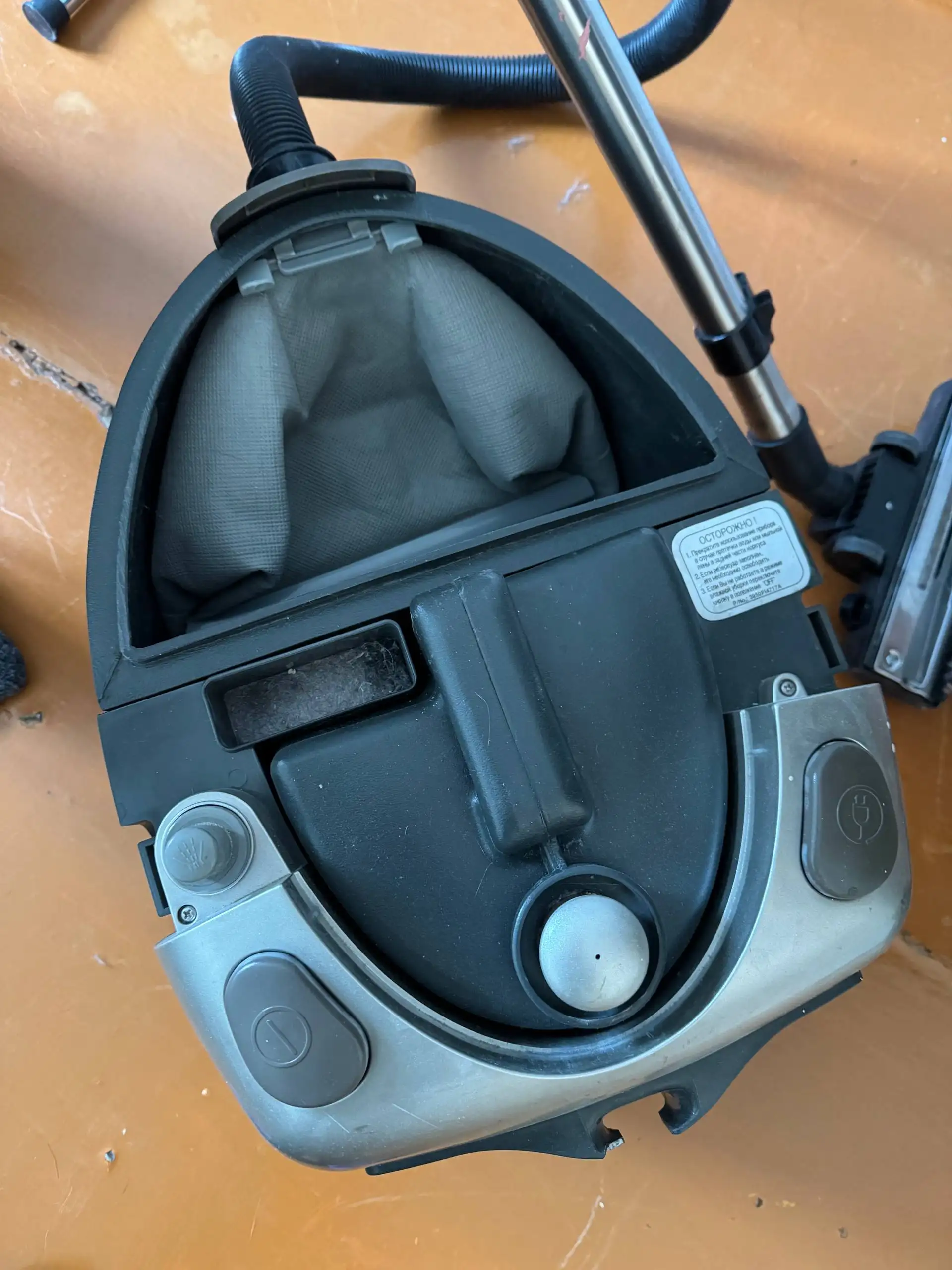 Продам моющий пылесос LG Hippo - Бытовая техника (Для дома и дачи) в Улан-Удэ