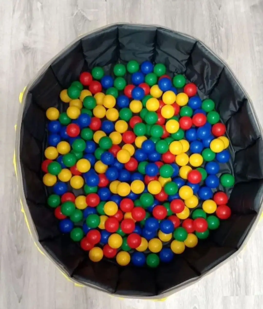 Продам детский сухой бассейн с шариками - Товары для детей в Улан-Удэ
