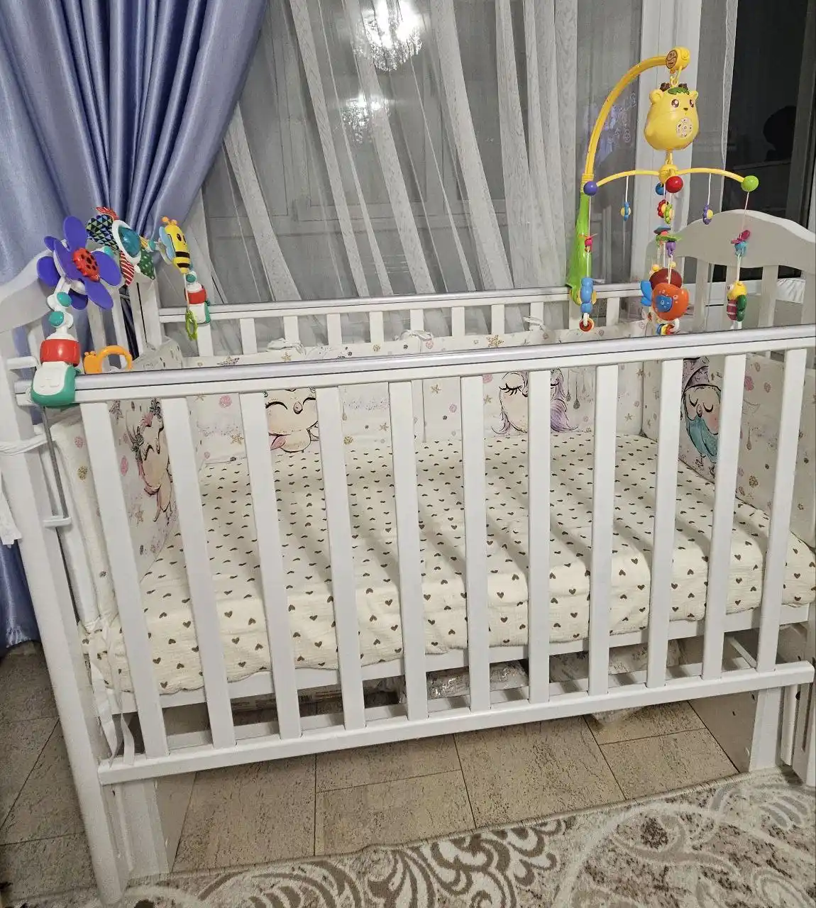 Кроватка с матрасом и мобилем - Товары для детей в Саратов
