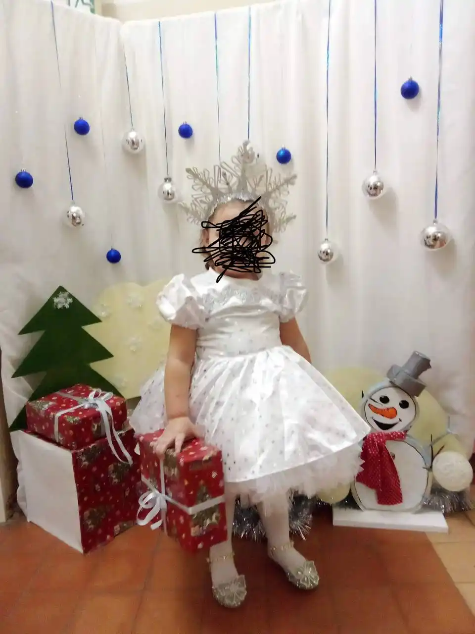 Продам платье снежинка