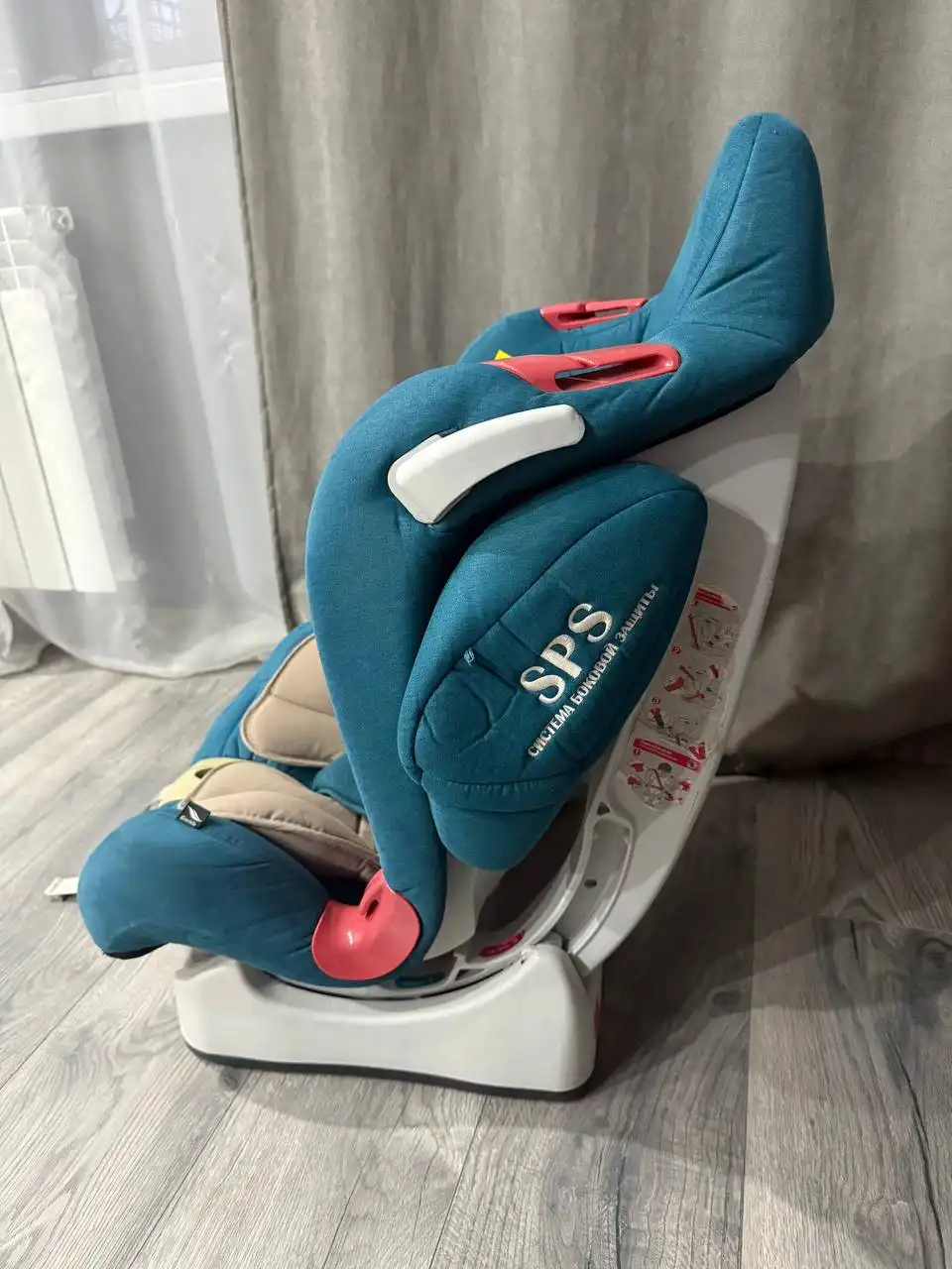 Продам автокресло до 18кг