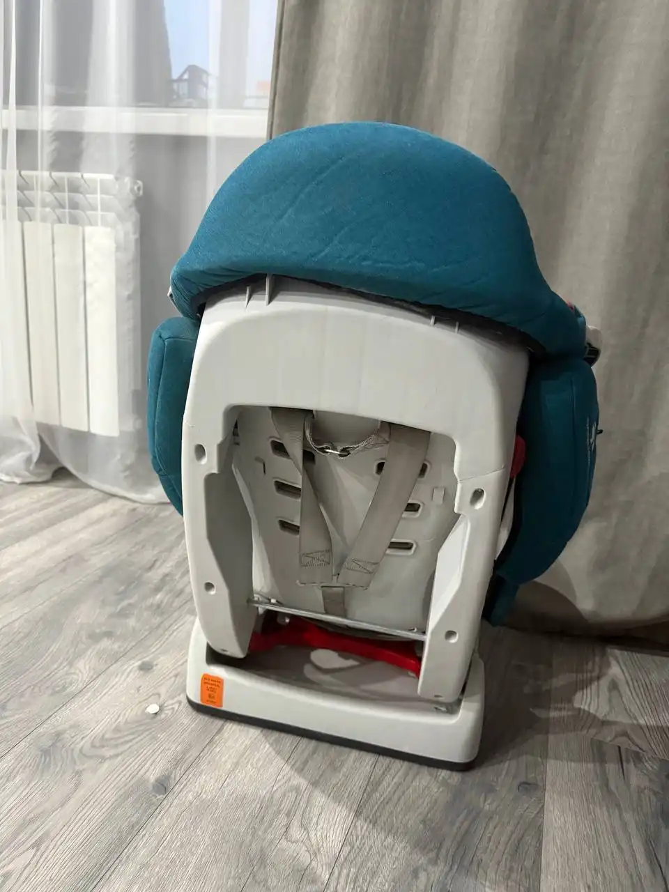 Продам автокресло до 18кг