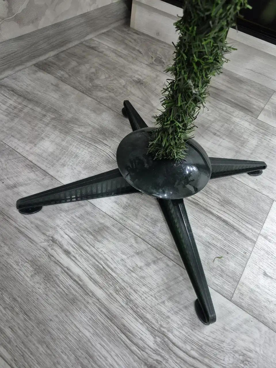 Продам искусственную елочку 180 см