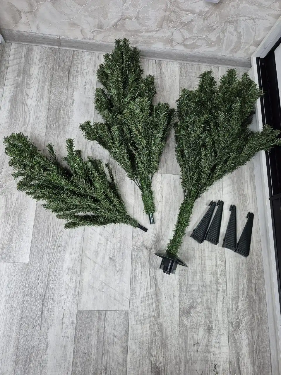 Продам искусственную елочку 180 см