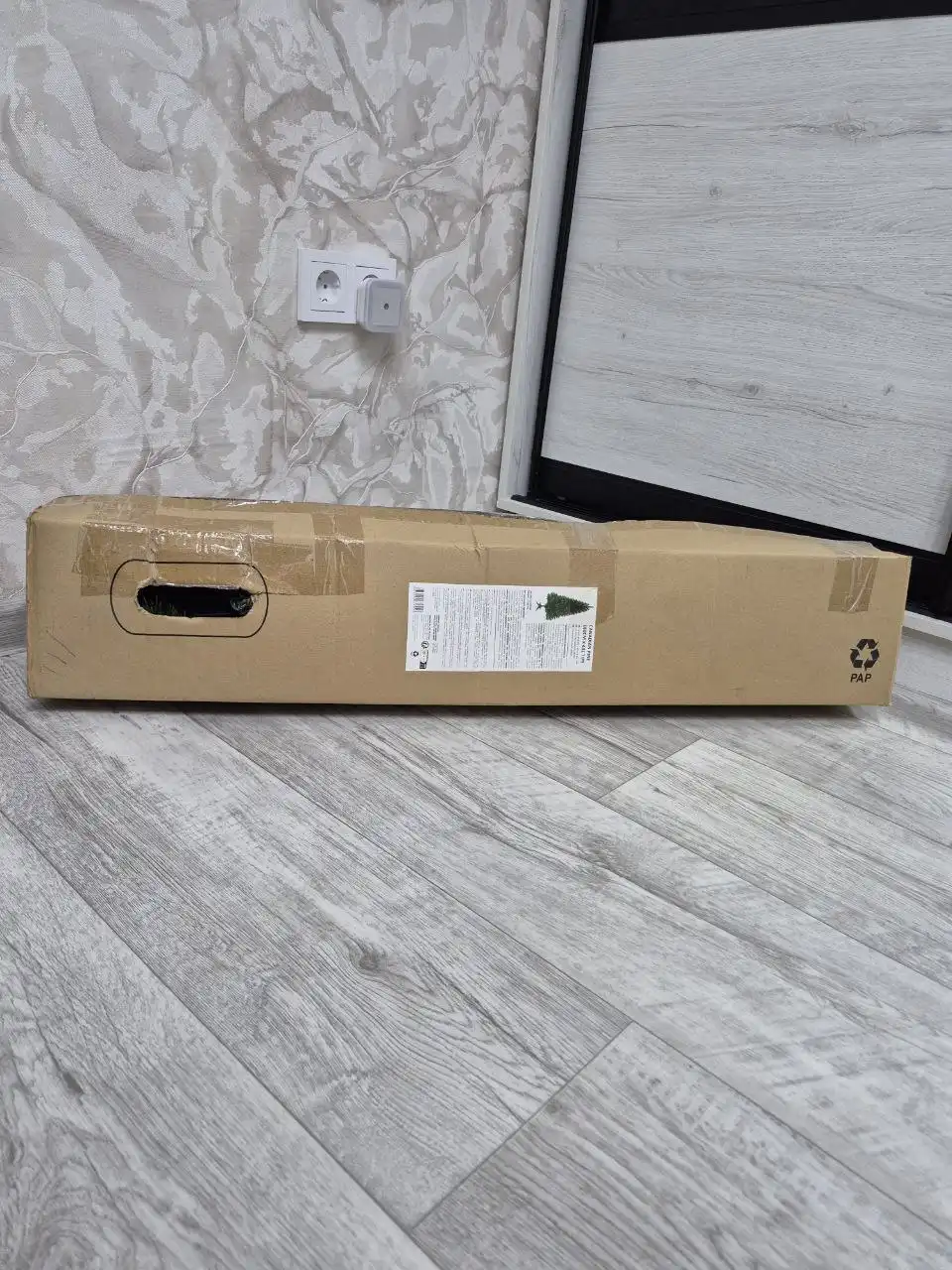 Продам искусственную елочку 180 см