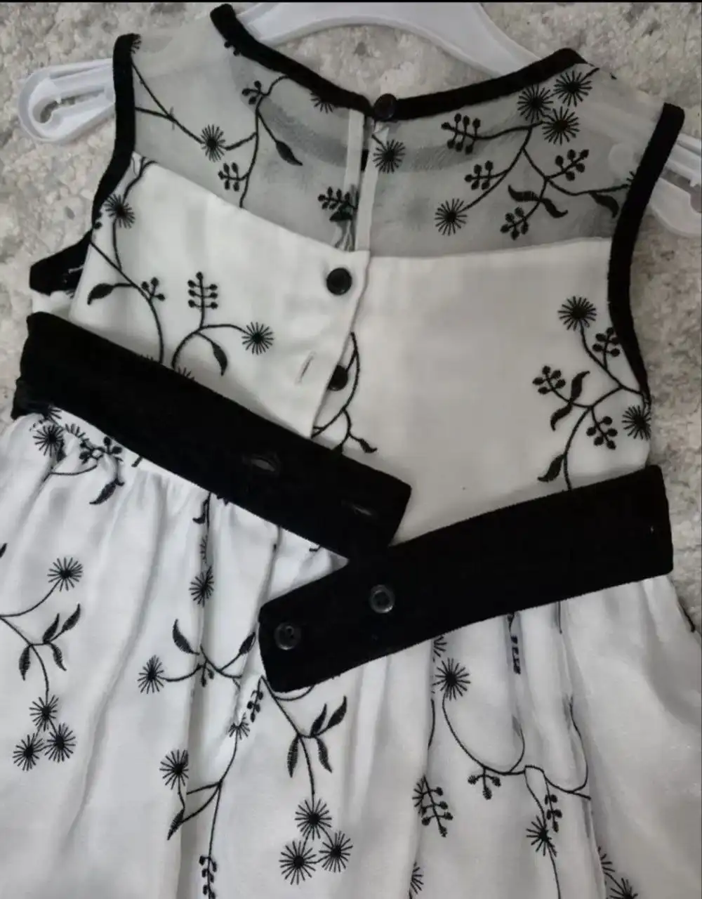 Продам детские платья