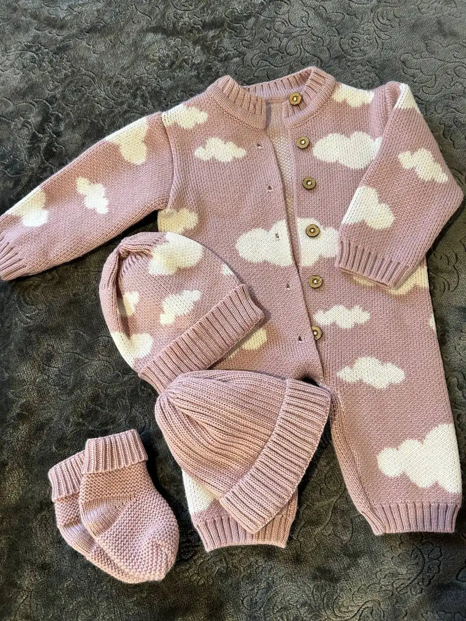 Продам вязаный комбинезон 68-74