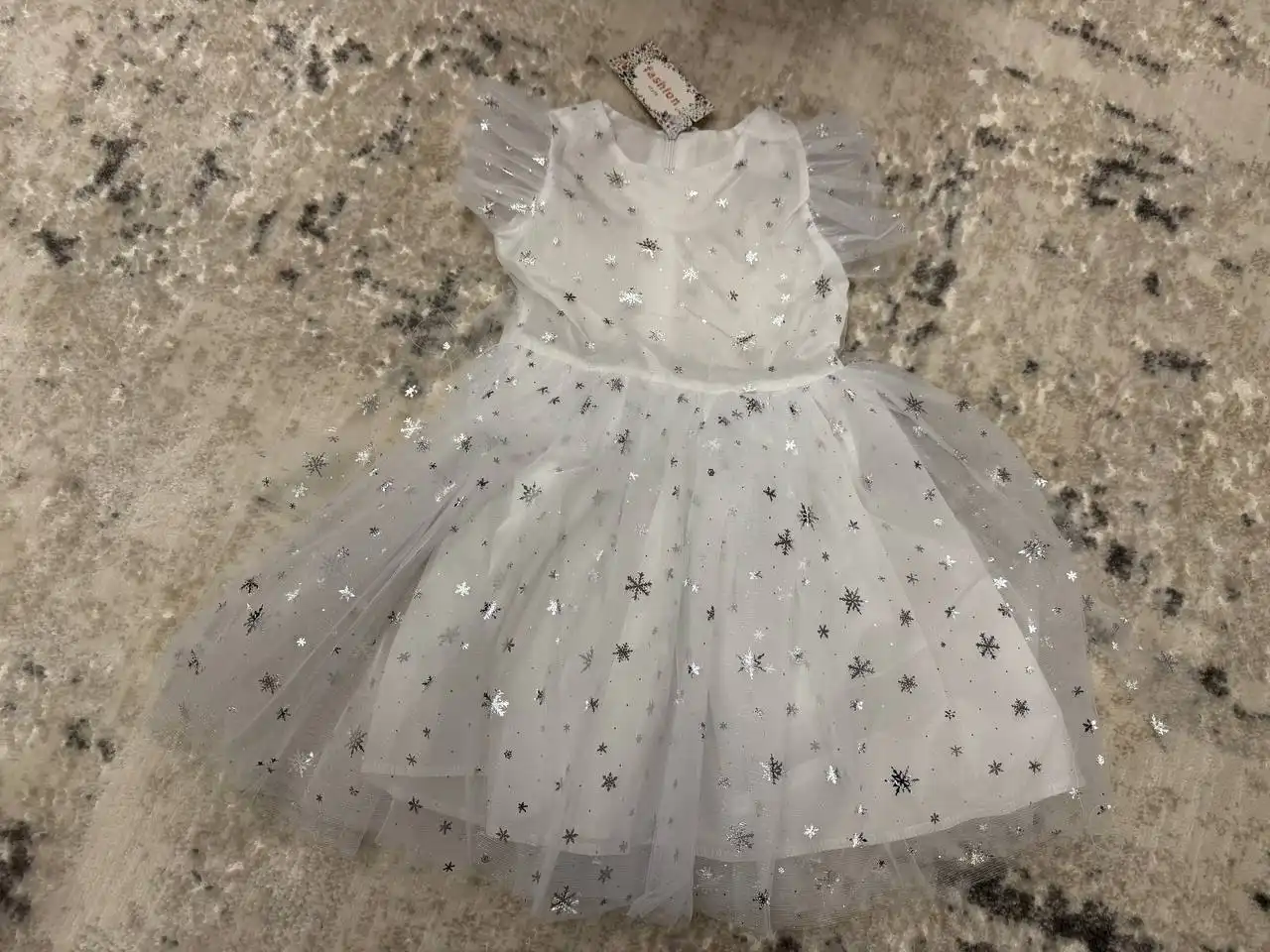 Новое платье Снежинки размер 110