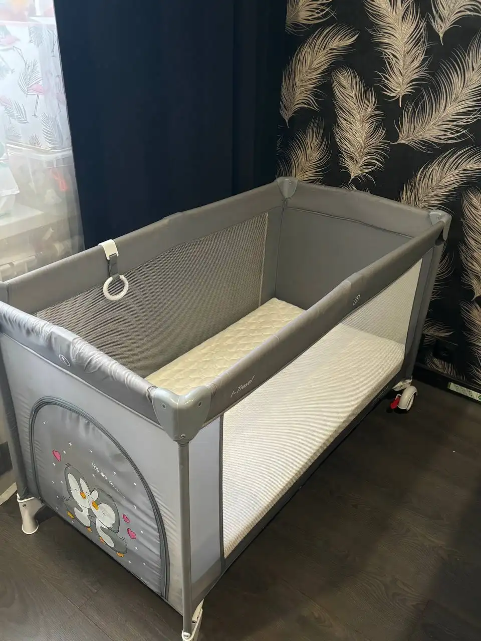 Продам кровать-манеж с матрасом